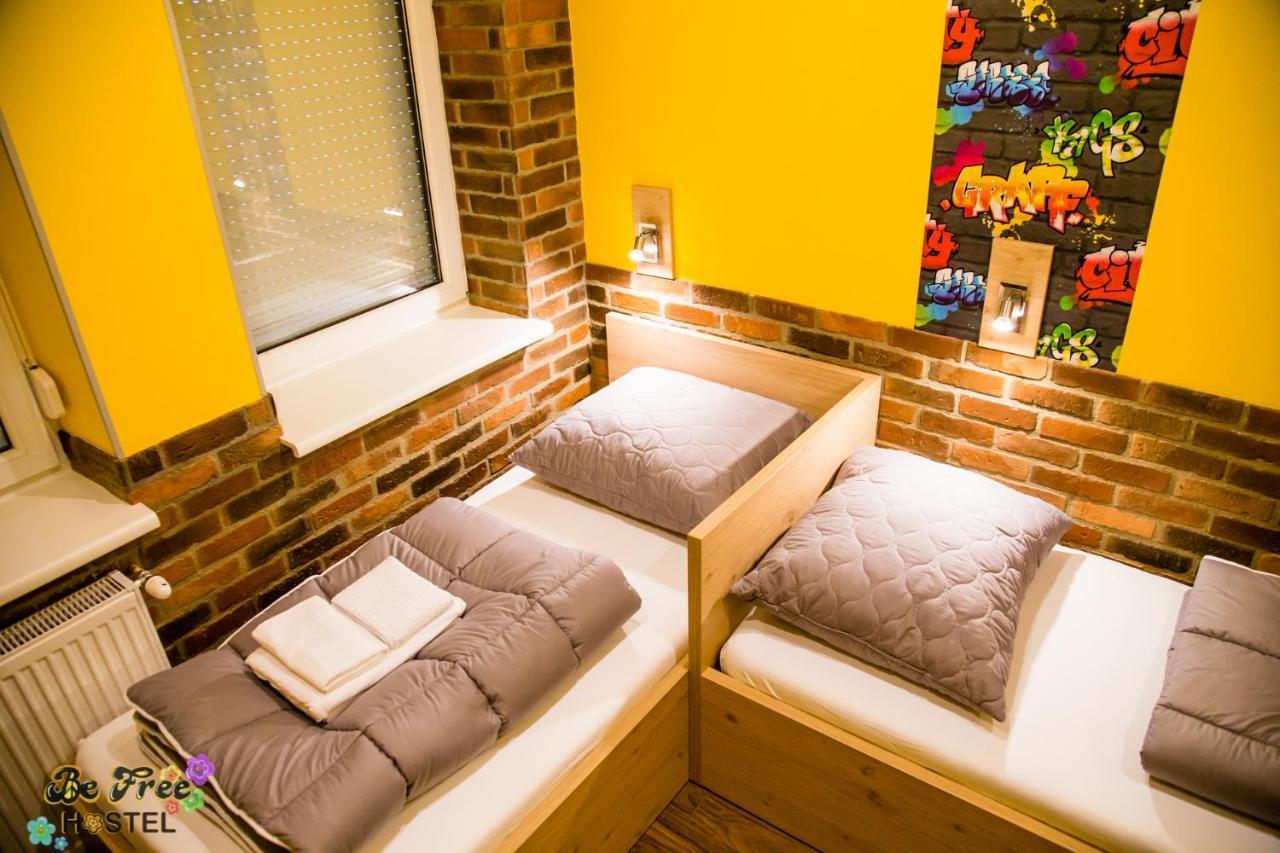 Twin Room "Hostel" Private Bathroom